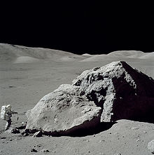 220px-Moon-apollo17-schmitt_boulder